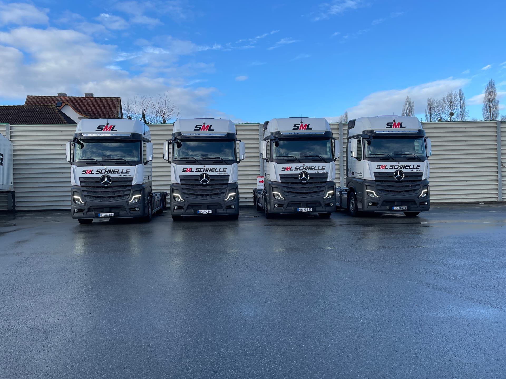 Moderne LKW-Flotte der Spedition Schnelle für sichere Umzüge